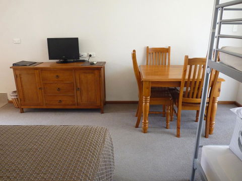 Coonawarra Motor Lodge - Sydneys Hotel 12