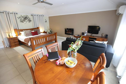 One Tree Bed And Breakfast - Sydneys Hotel 16