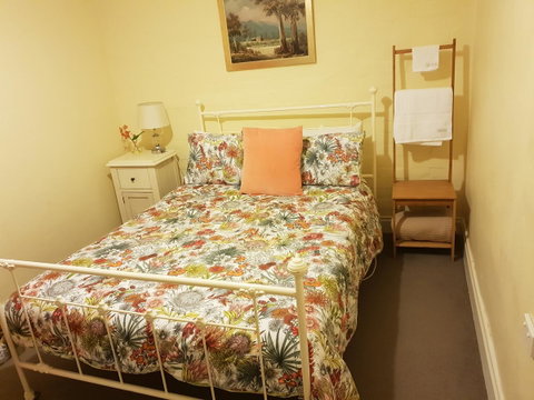Donnybrook Cottages - Donnybrook - Sydneys Hotel 9
