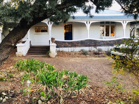 Belmore Cottage - Sydneys Hotel 0
