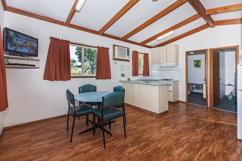 Echo Holiday Parks - Naracoorte - Sydneys Hotel 13