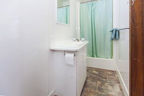 Echo Holiday Parks - Naracoorte - Sydneys Hotel 8