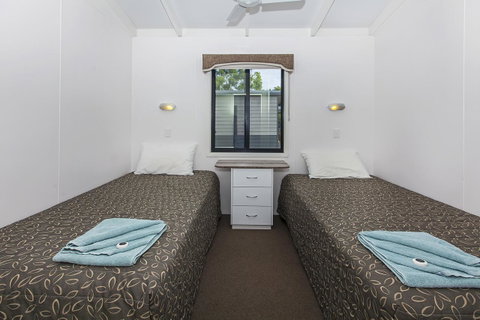 Echo Holiday Parks - Naracoorte - Sydneys Hotel 28