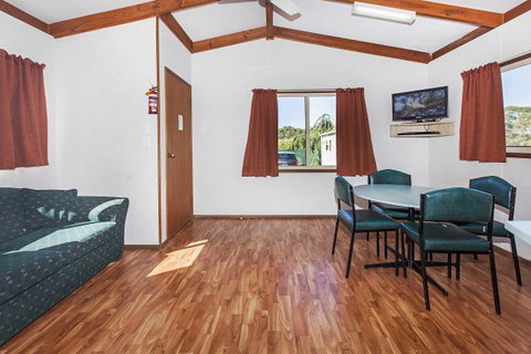 Echo Holiday Parks - Naracoorte - Sydneys Hotel 14