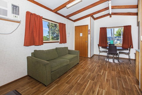 Echo Holiday Parks - Naracoorte - Sydneys Hotel 38
