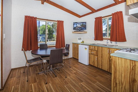 Echo Holiday Parks - Naracoorte - Sydneys Hotel 37