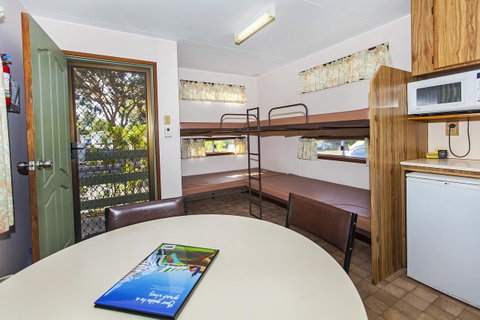 Echo Holiday Parks - Naracoorte - Sydneys Hotel 3