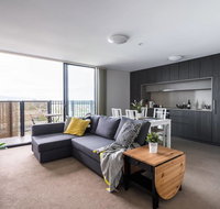 Modern 2 BedroomWIFI/Netflix/ParkingGreat Views - Sydneys Hotel