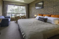 Book Mannum Accommodation Vacations Sydneys Hotel Sydneys Hotel