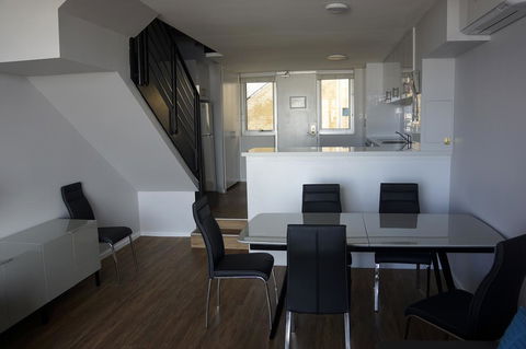 Oceanside 23 - Sydneys Hotel 6