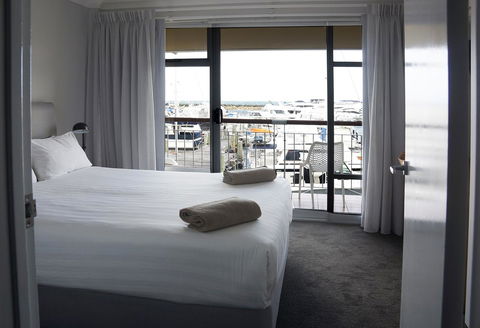 Oceanside 23 - Sydneys Hotel 3