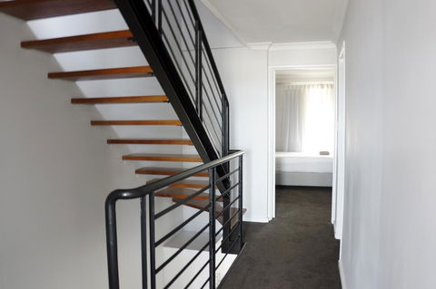 Oceanside 23 - Sydneys Hotel 17