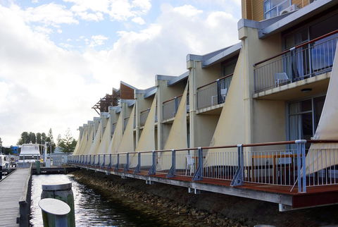 Oceanside 23 - Sydneys Hotel 22