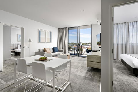 Quest Midland - Sydneys Hotel 9