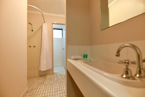 Sanno Marracoonda Perth Airport Hotel - Sydneys Hotel 24