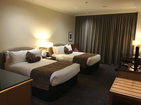 Duxton Hotel Perth - Sydneys Hotel 8
