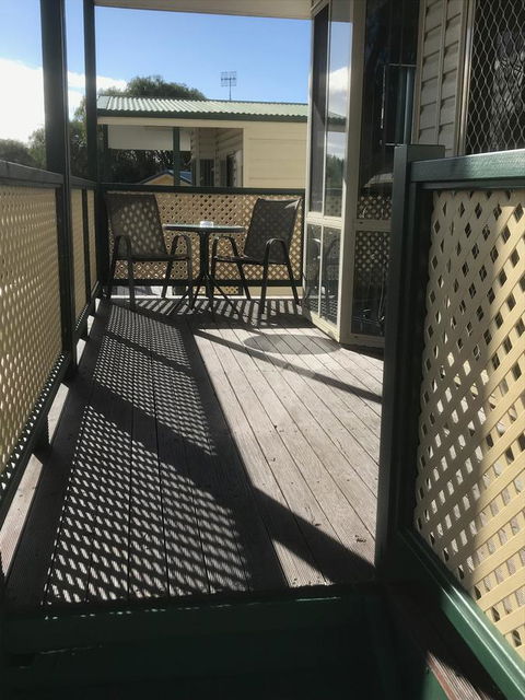 Riverview Tourist Park - Sydneys Hotel 13