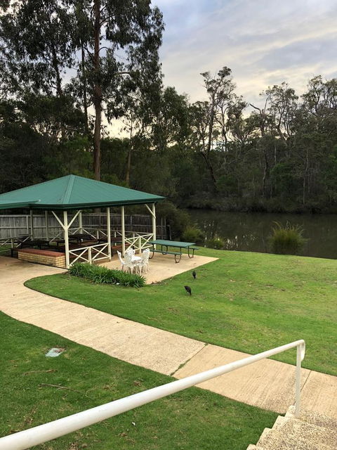 Riverview Tourist Park - Sydneys Hotel 22