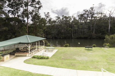 Riverview Tourist Park - Sydneys Hotel 24