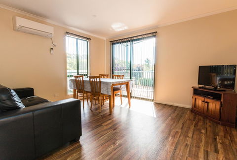 Riverview Tourist Park - Sydneys Hotel 30