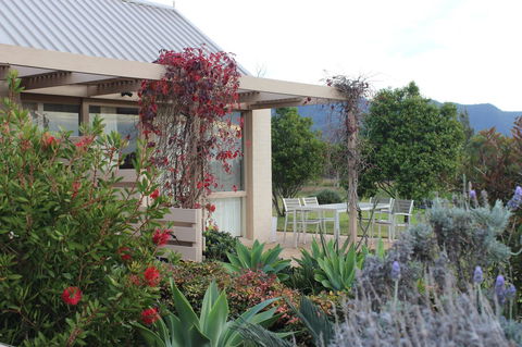 Grapevines Boutique Accommodation - Sydneys Hotel 24