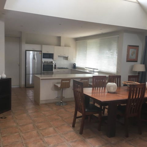 Grapevines Boutique Accommodation - Sydneys Hotel 3