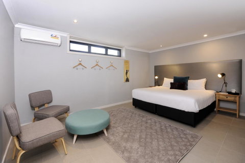 The Stirling Arms Hotel - Sydneys Hotel 27
