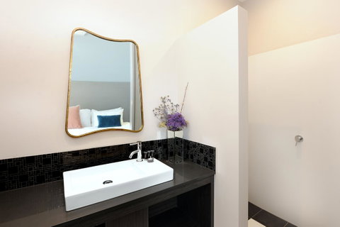 The Stirling Arms Hotel - Sydneys Hotel 7