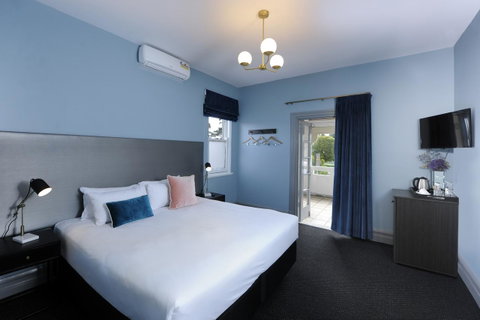 The Stirling Arms Hotel - Sydneys Hotel 5