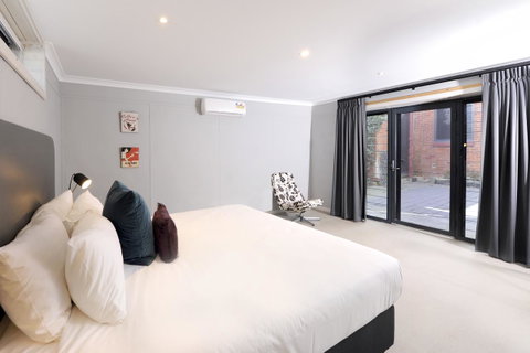 The Stirling Arms Hotel - Sydneys Hotel 30
