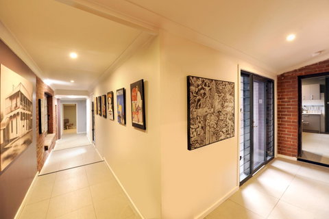 The Stirling Arms Hotel - Sydneys Hotel 32