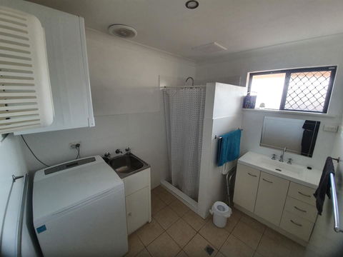 Ocean Beach Chalet 18 - Sydneys Hotel 7