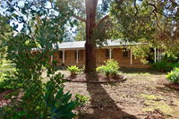 Book Mundaring Accommodation Vacations Sydneys Hotel Sydneys Hotel