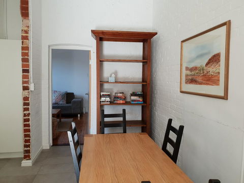 Captain\'s Heritage Cottage - Central Fremantle 2 Bedroom Historic Cottage - Sydneys Hotel 3