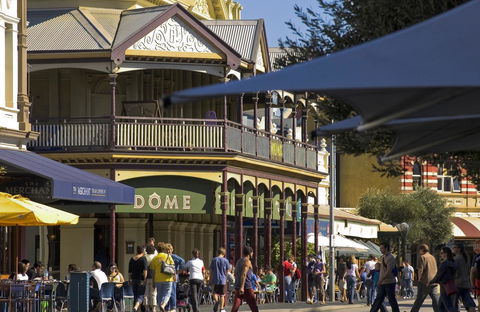 Captain\'s Heritage Cottage - Central Fremantle 2 Bedroom Historic Cottage - Sydneys Hotel 20