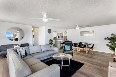 Laman Lodge, Unit 2, 15 Laman Street - Sydneys Hotel 3