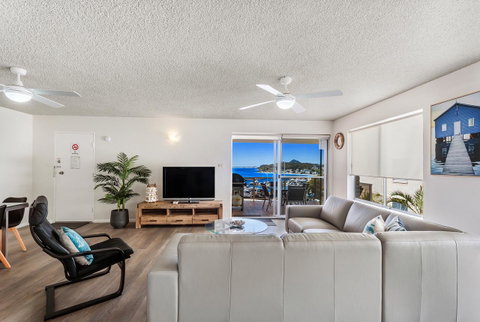 Laman Lodge, Unit 2, 15 Laman Street - Sydneys Hotel 0