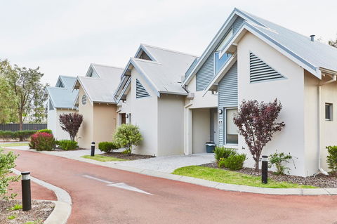 Cape View Beach Resort - Sydneys Hotel 4
