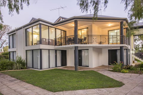Cape View Beach Resort - Sydneys Hotel 28