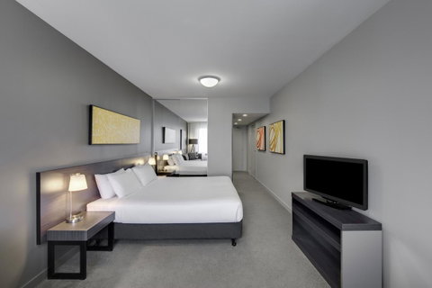 Punthill Norwest - Sydneys Hotel 11