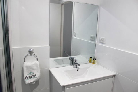 Morisset Serviced Apartments - Sydneys Hotel 9