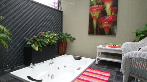 Nelson Bay Bed & Breakfast - Sydneys Hotel 9