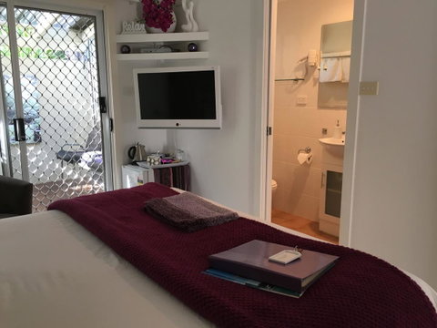 Nelson Bay Bed & Breakfast - Sydneys Hotel 21