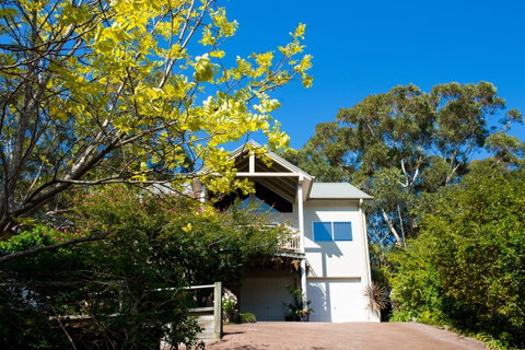 Nelson Bay Bed & Breakfast - Sydneys Hotel 1