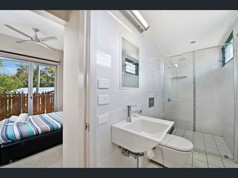 Crescent Head Spa Villa - Sydneys Hotel 5