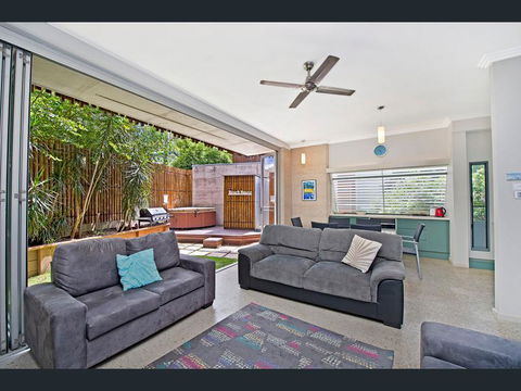 Crescent Head Spa Villa - Sydneys Hotel 13