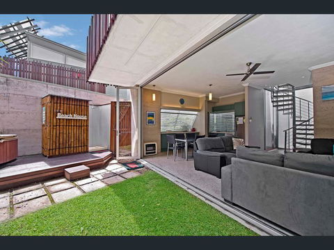 Crescent Head Spa Villa - Sydneys Hotel 10