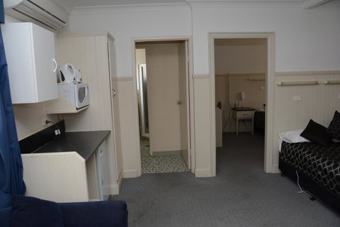 Ben Chifley Motor Inn - Sydneys Hotel 21