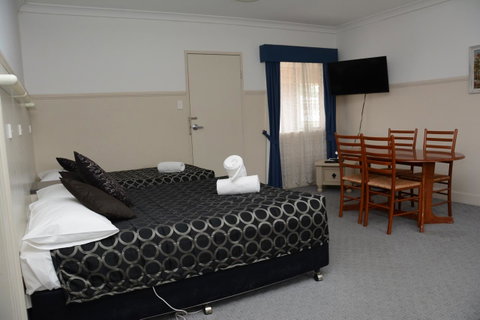 Ben Chifley Motor Inn - Sydneys Hotel 20