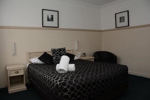 Ben Chifley Motor Inn - Sydneys Hotel 19